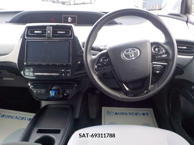 Toyota PRIUS 2019-06 223267-1