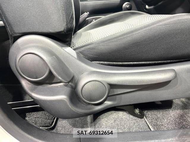 Nissan MARCH 2019-05 308107-6