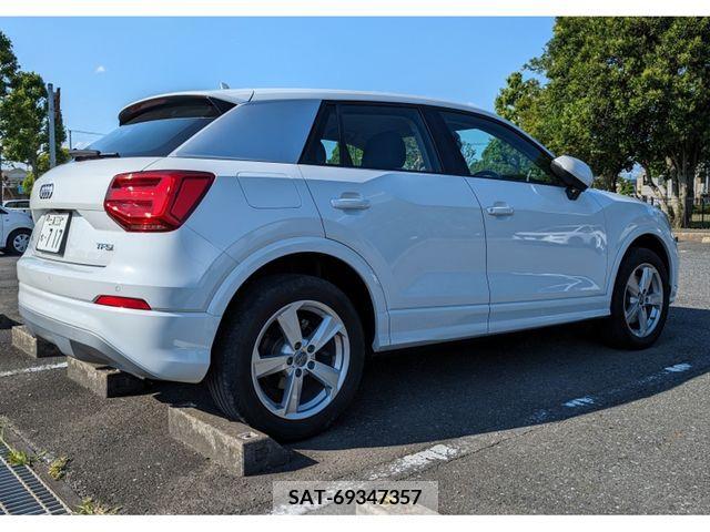 Audi Q2 2018-01 261232-5
