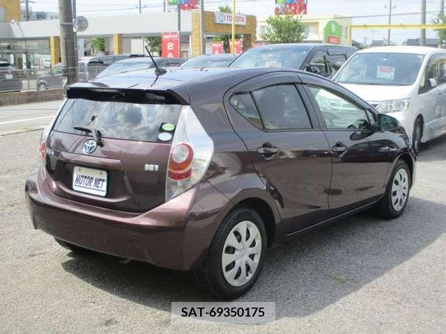 Toyota AQUA 2014-01 356335-10
