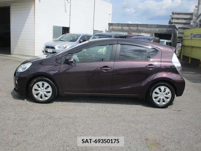 Toyota AQUA 2014-01 356335-7