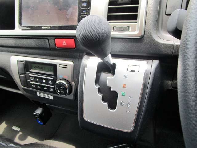 Toyota HIACE VAN 2021-06 18232-14