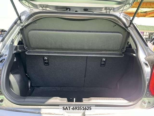 Suzuki SWIFT 2023-01 286677-5