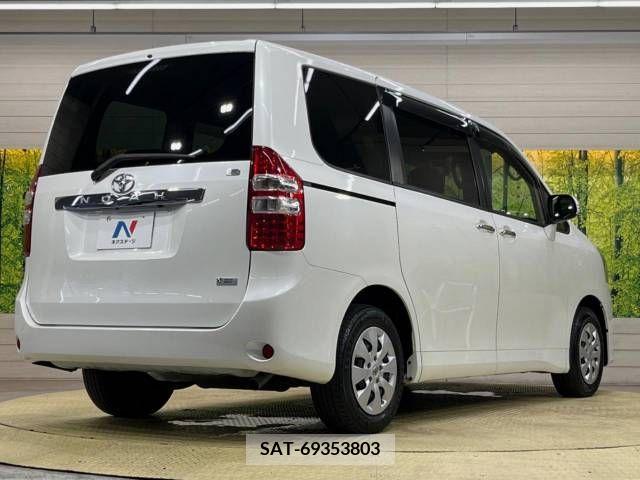 Toyota NOAH 2011-06 321315-16