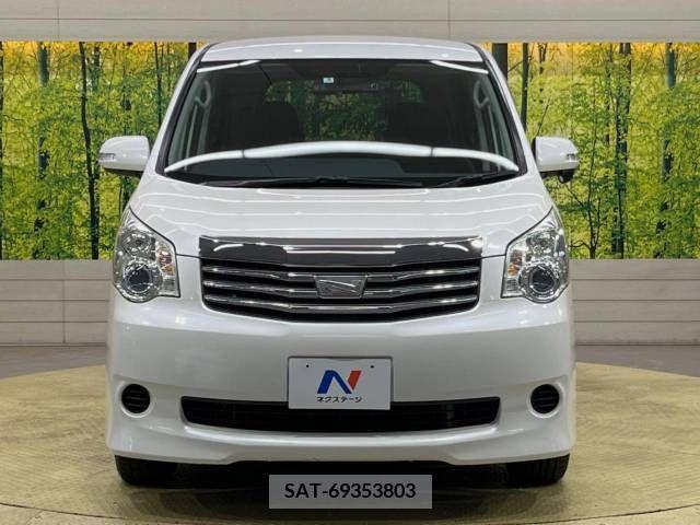 Toyota NOAH 2011-06 321315-13