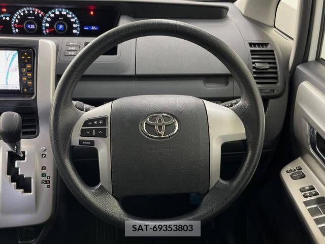 Toyota NOAH 2011-06 321315-11