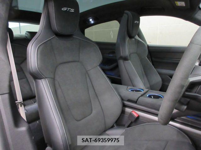 Porsche Taycan 2023-12 224743-5