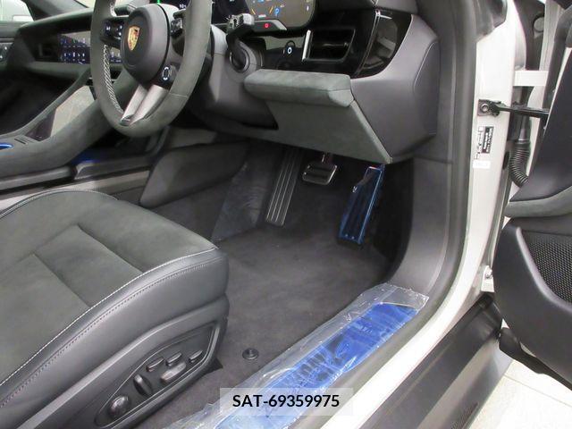Porsche Taycan 2023-12 224743-7