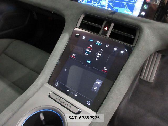 Porsche Taycan 2023-12 224743-17