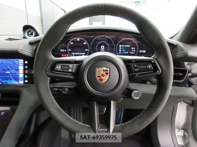 Porsche Taycan 2023-12 224743-18