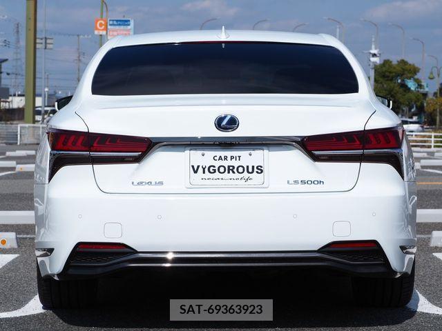 Lexus LS 2018-03 214067-11