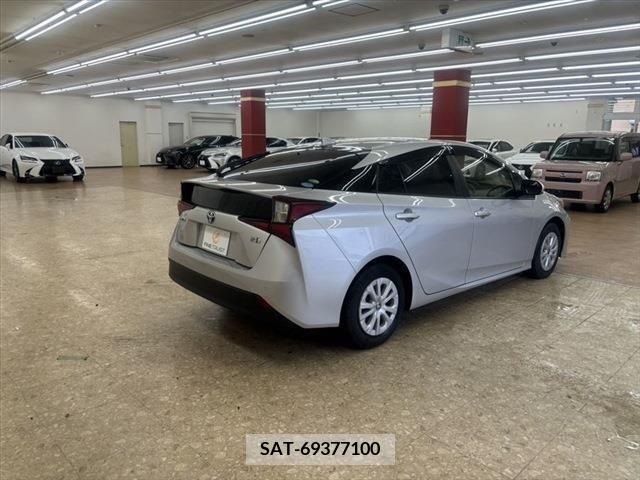 Toyota PRIUS 2021-02 282050-4