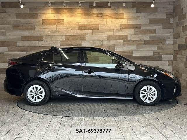 Toyota PRIUS 2018-02 281998-17
