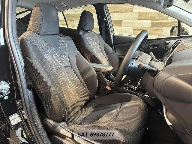 Toyota PRIUS 2018-02 281998-7