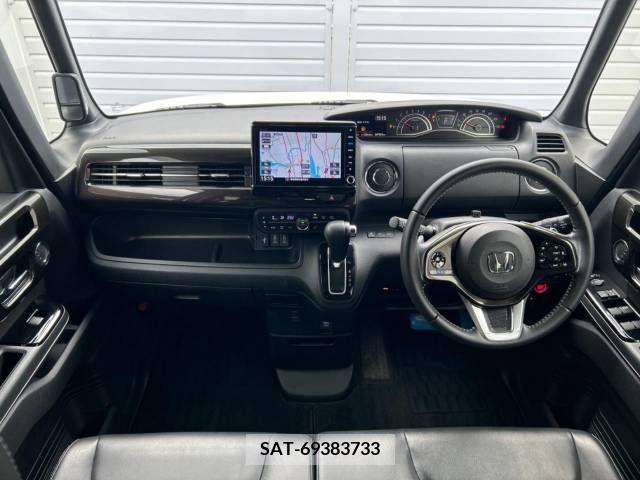 Honda N BOX CUSTOM 2018-03 307503-1