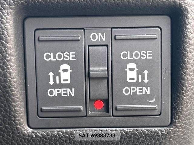 Honda N BOX CUSTOM 2018-03 307503-4