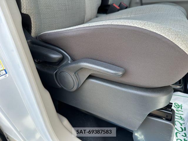 Nissan ROOX 2022-03 216106-11