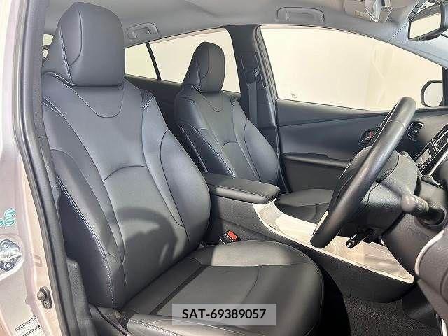 Toyota PRIUS 2016-04 336156-11
