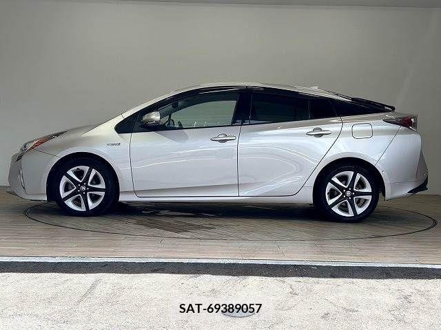Toyota PRIUS 2016-04 336156-15