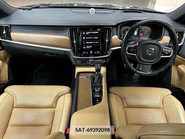 Volvo S90 2018-02 320581-1