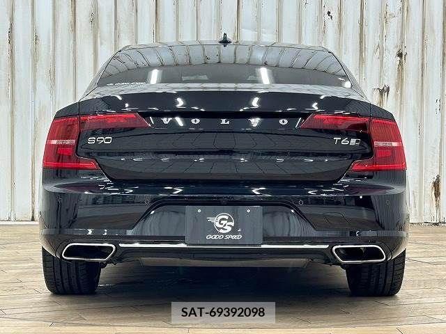 Volvo S90 2018-02 320581-12