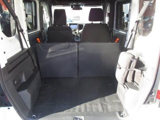 Honda N-VAN 2019-03 189496-18
