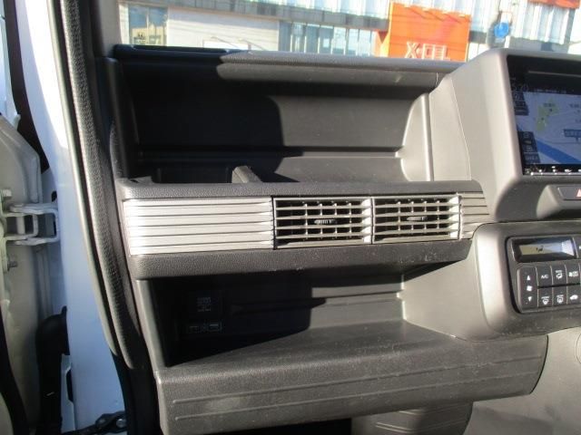 Honda N-VAN 2019-03 189496-28