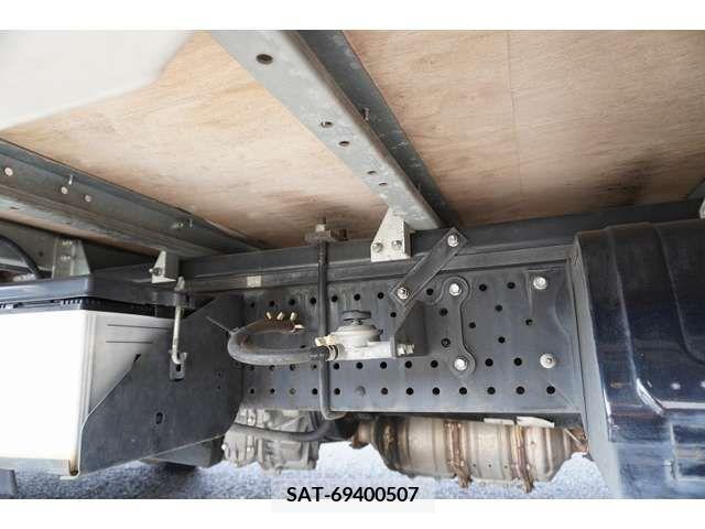 Isuzu ELF TRUCK 2016-06 203817-10