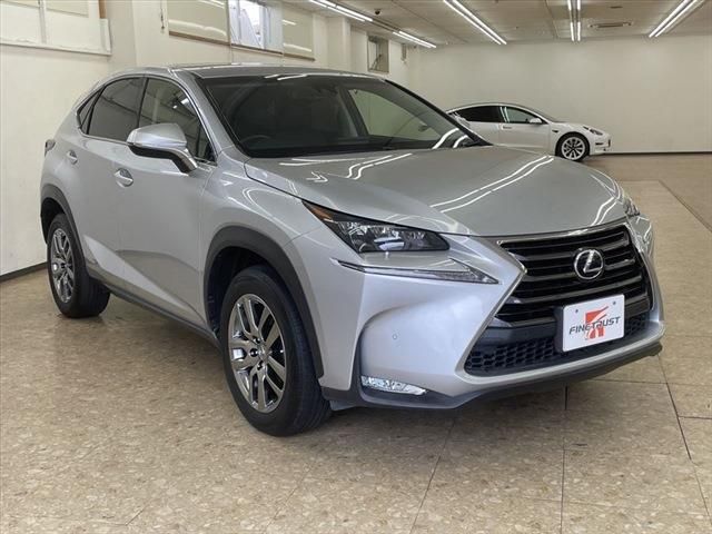 Lexus NX 2015-12 22591-2