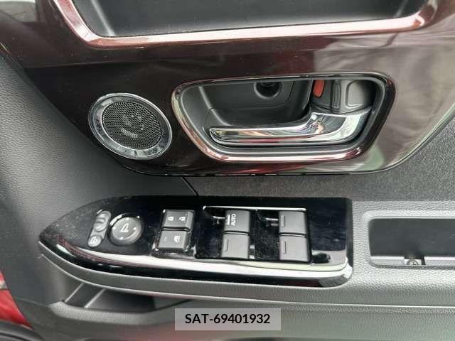 Honda N BOX CUSTOM 2022-06 307293-11