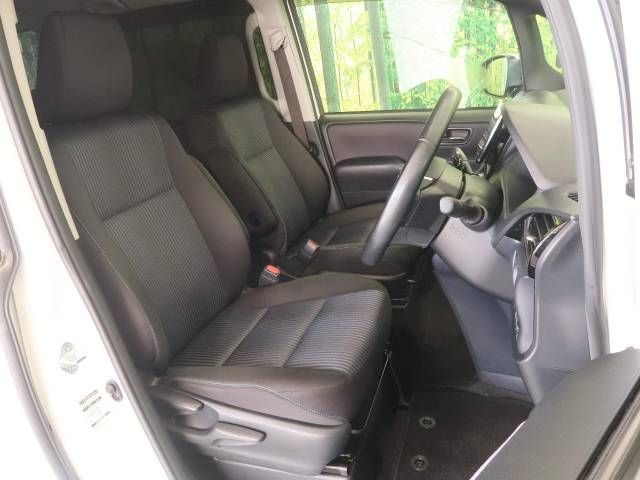 Toyota VOXY 2017-03 15523-8