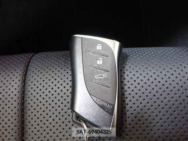 Lexus UX 2022-04 388203-23