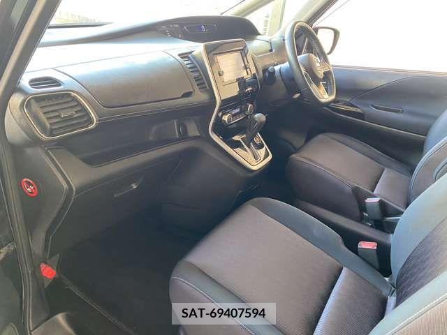 Nissan SERENA 2017-01 324923-2
