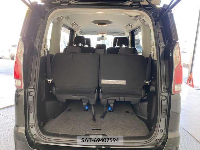 Nissan SERENA 2017-01 324923-6
