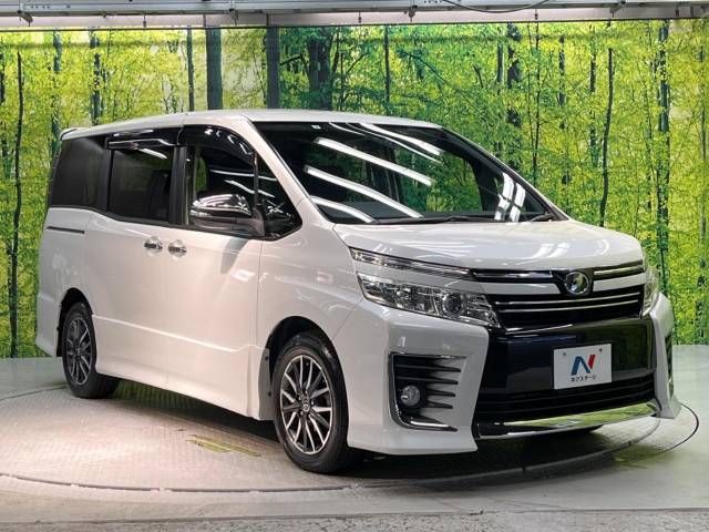 Toyota VOXY 2015-02 14826-17
