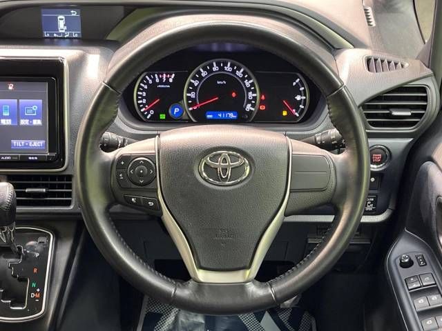 Toyota VOXY 2015-02 14826-12