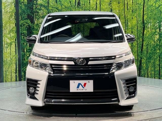 Toyota VOXY 2015-02 14826-15