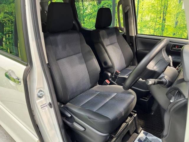 Toyota VOXY 2015-02 14826-8