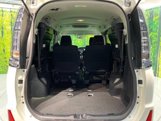 Toyota VOXY 2015-02 14826-11