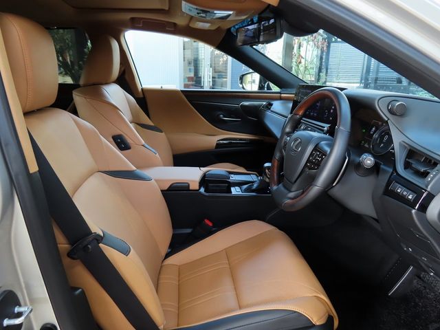 Lexus ES 2022-04 18826-14