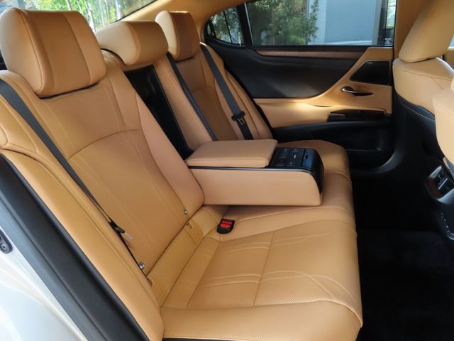Lexus ES 2022-04 18826-23