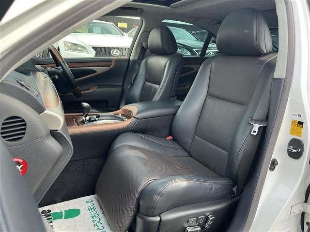 Lexus LS 2013-04 8312-18
