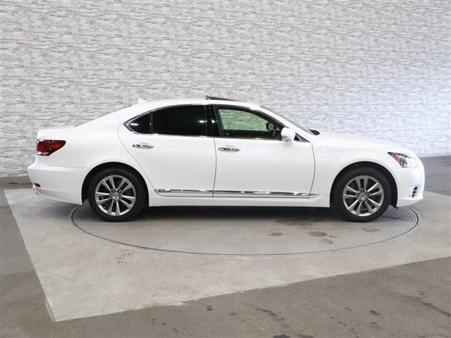 Lexus LS 2013-04 8312-8