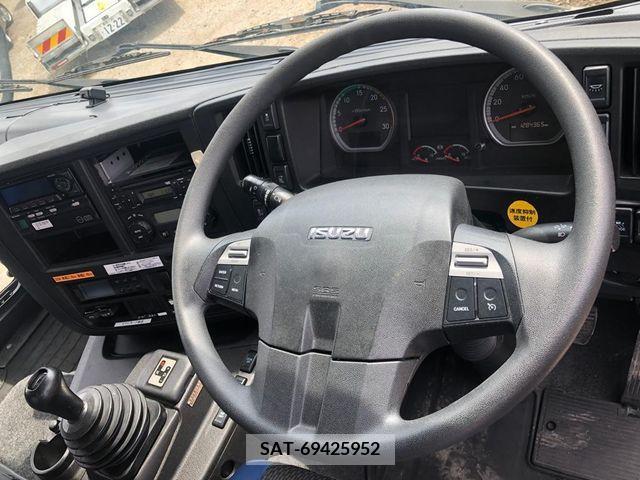 Isuzu GIGA 2017-03 241321-24