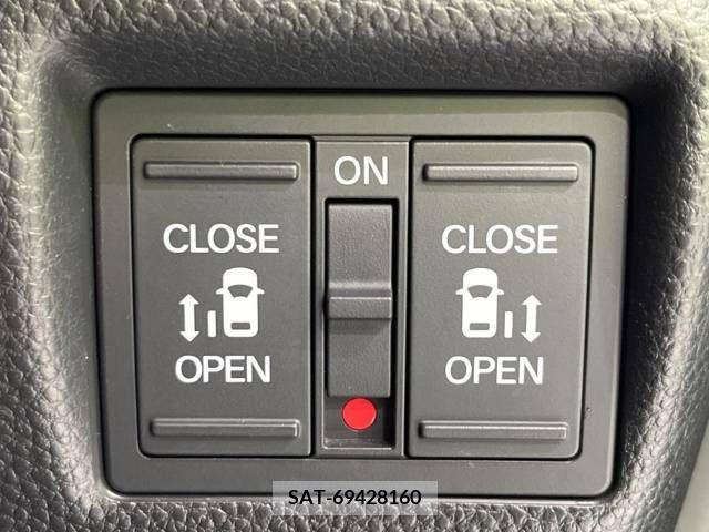 Honda N BOX CUSTOM 2018-10 279958-5