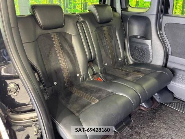 Honda N BOX CUSTOM 2018-10 279958-9