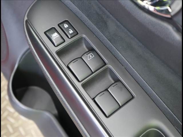 Nissan NOTE 2017-03 18923-14