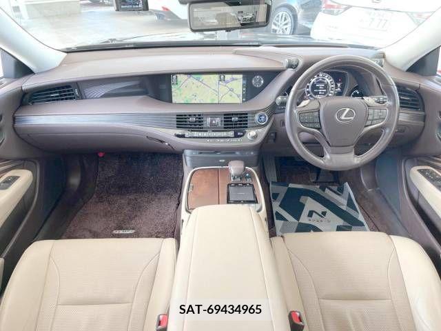 Lexus LS 2019-10 211559-1