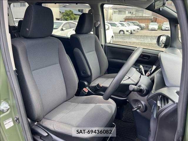 Toyota VOXY 2014-11 451846-6
