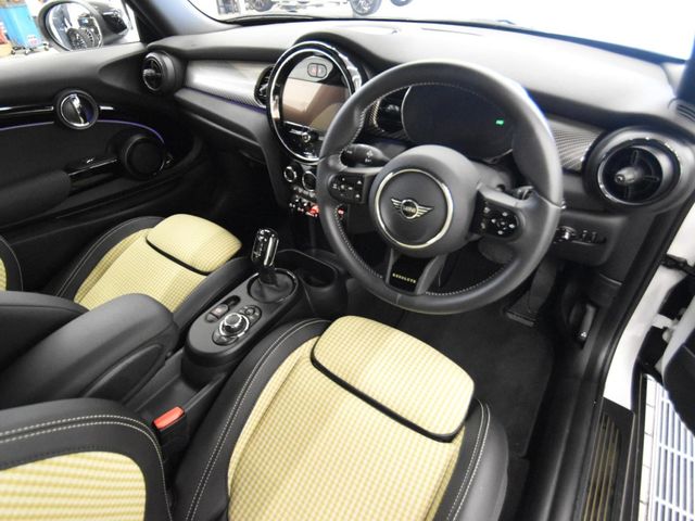 Bmw MINI 2023-03 194354-1